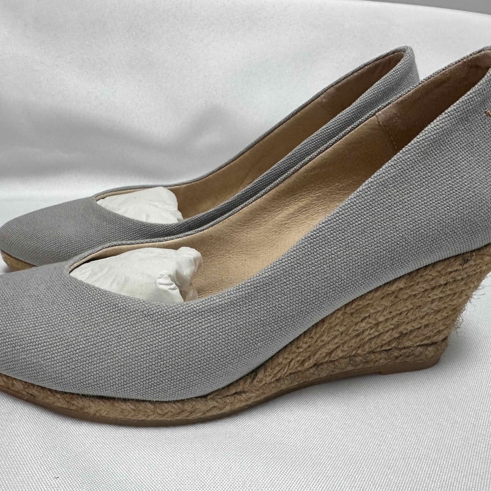 Viscata Roses V-Cut Canvas Espadrilles with box (EUC) - Picture 5 of 8